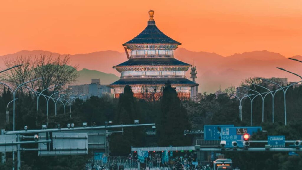 "Guia practica para marcas mexicanas que quieren probar Xiaohongshu en Paises Bajos: estrategias de reclutamiento de beta testers, riesgos y oportunidades locales."
