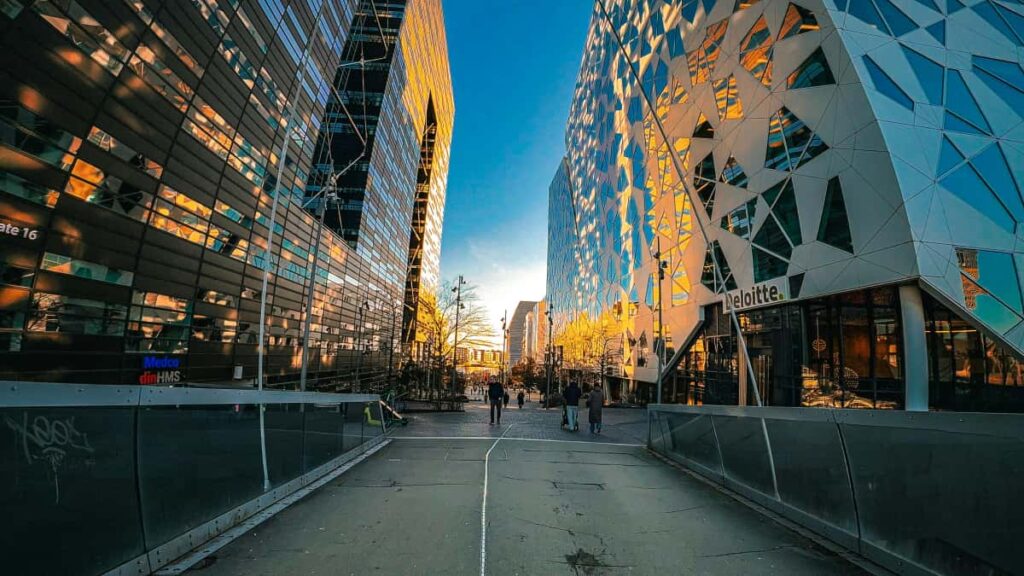 Guia practica para anunciantes en Mexico que buscan creadores en Alemania vinculados a HBO Max para lanzar iniciativas de marca socialmente responsables.